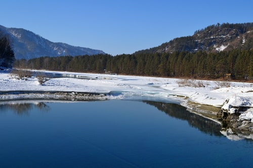 Голубые озера зимой
