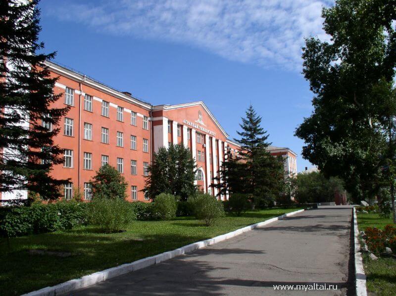 Главный корпус Алтайского государственного аграрного университета в настоящее время