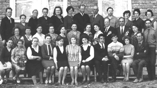 Педколлектив школы в 1970 году