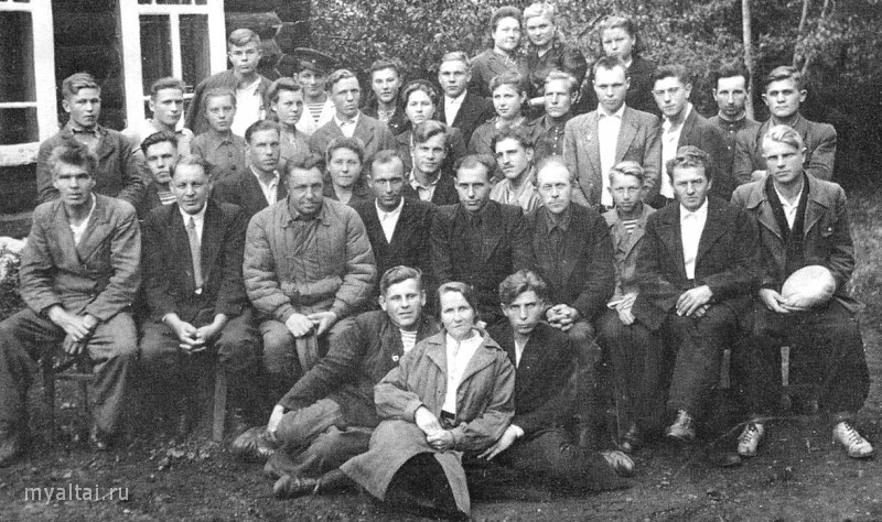 Выпускники Алтайской школы мастеров-сыроделов, 1948 г.